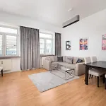 Plac Trzech Krzyzy Royal Apartment